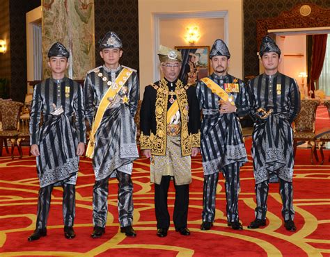 Ogy dan sultan pahang Bendera Pahang